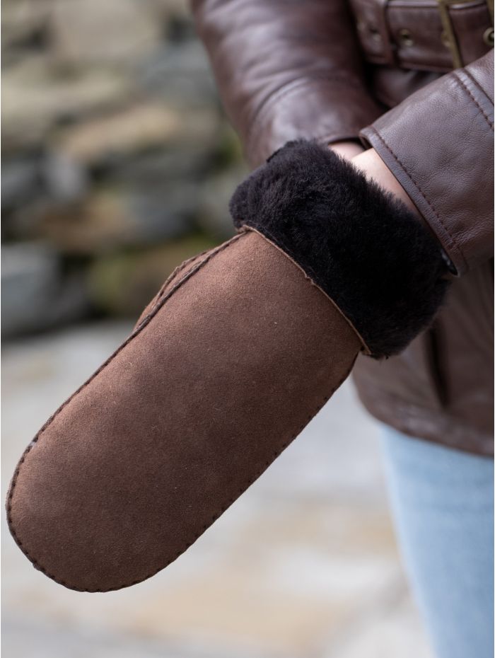 Elsie dark brown sheepskin mittens, wool lining detail — OX & ARMOR
