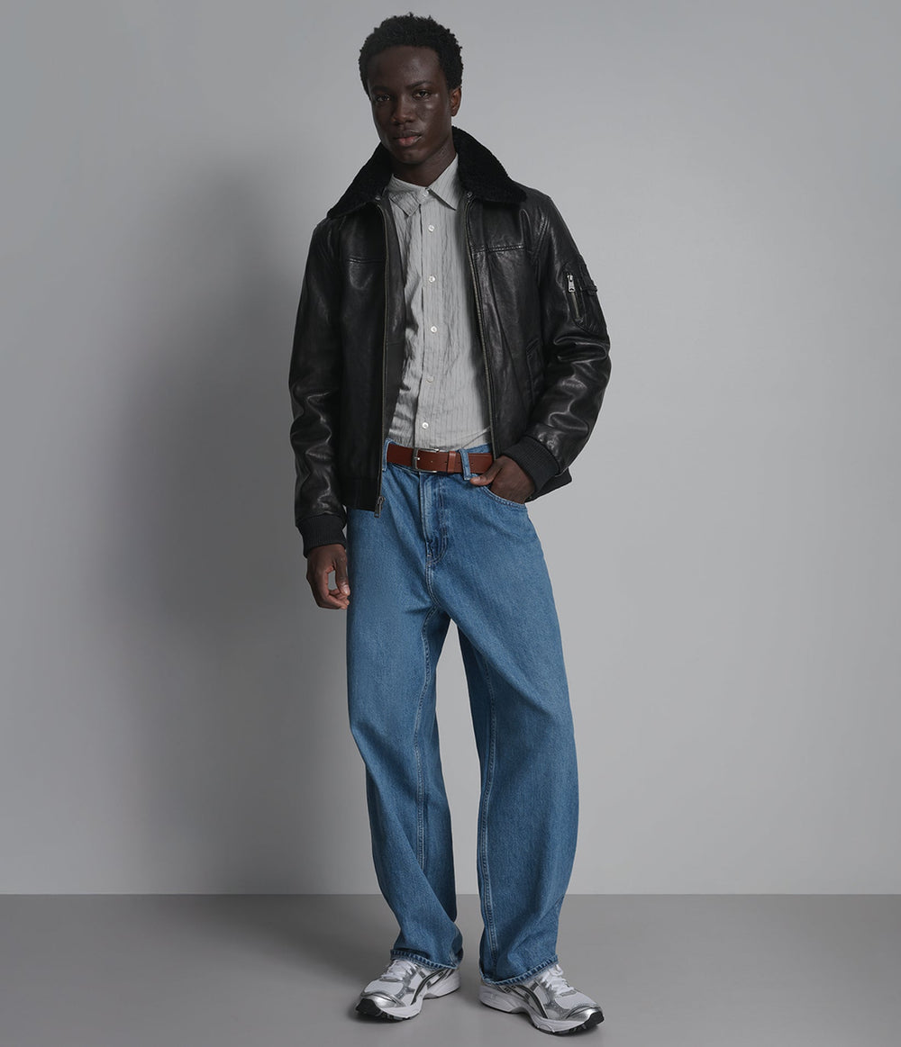 Kingsley black leather bomber jacket with shearling collar, detail view — OX & ARMOUR